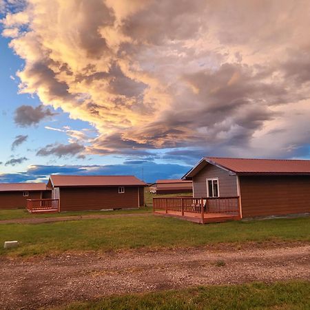 Circle R Motel East Glacier Park Village Exterior photo